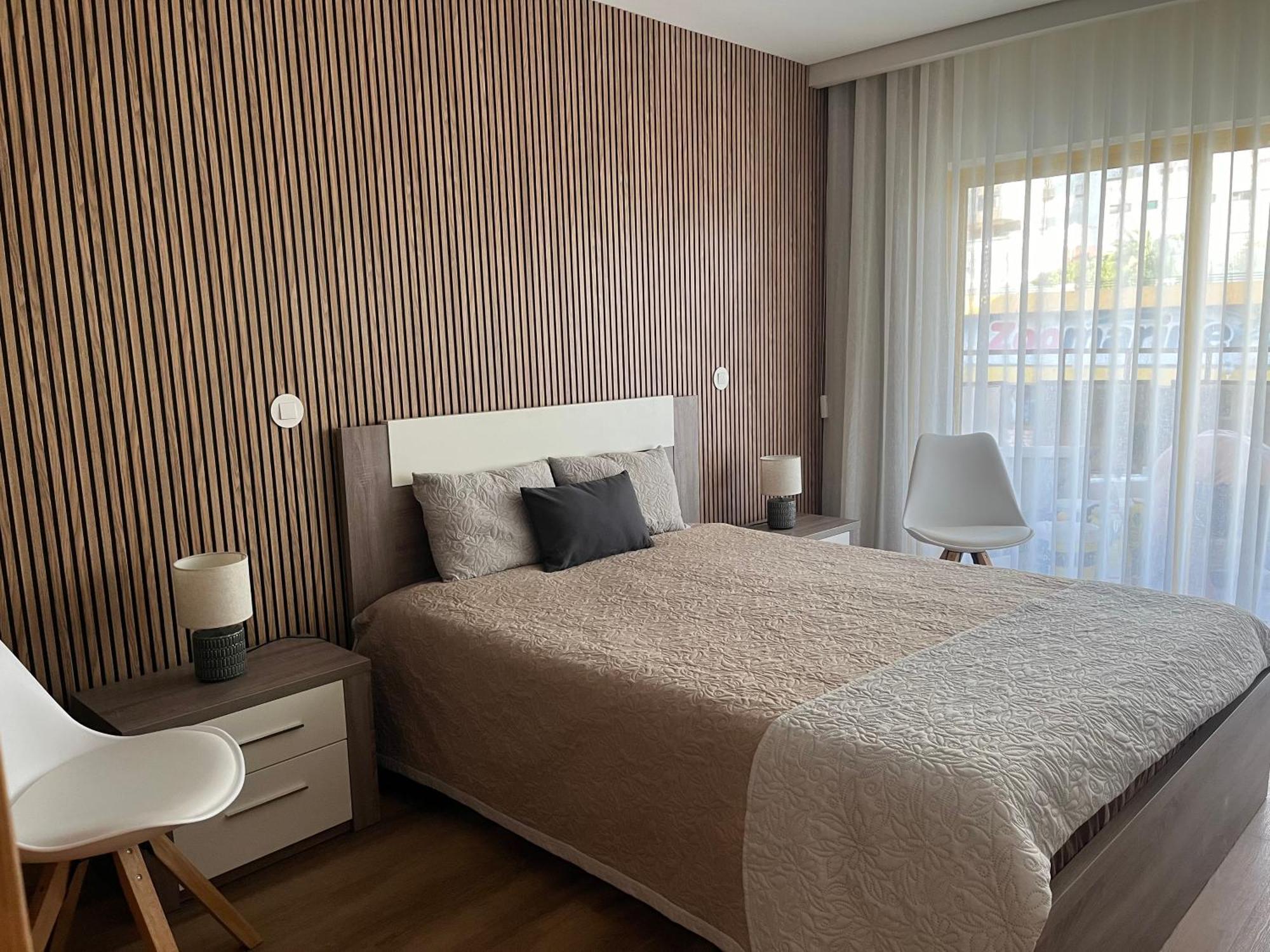 Oasis Apartment, Da Rocha *