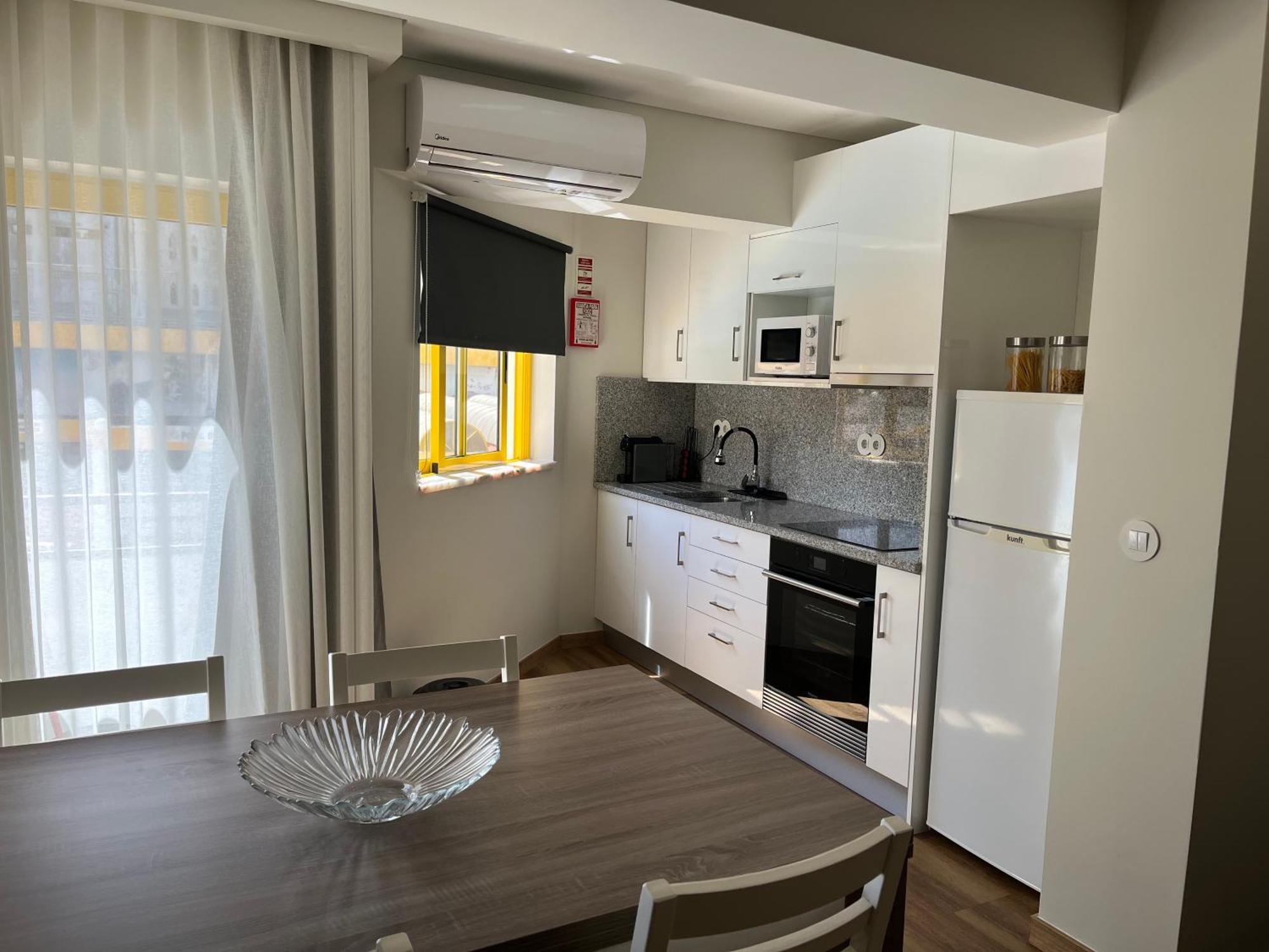 Oasis Apartment, Da Rocha *